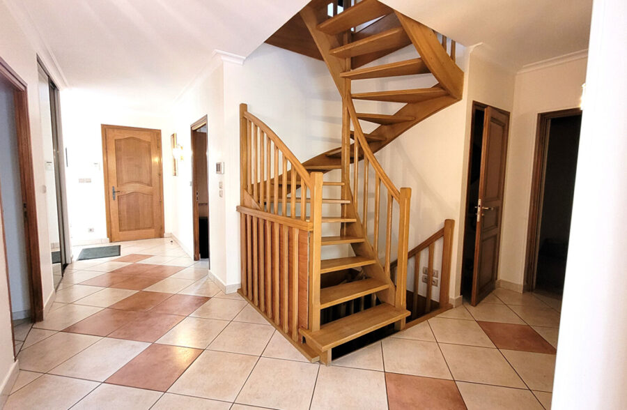 Maison Cambrai 10 pièce(s) 185 m2 <small> Sous compromis </small>