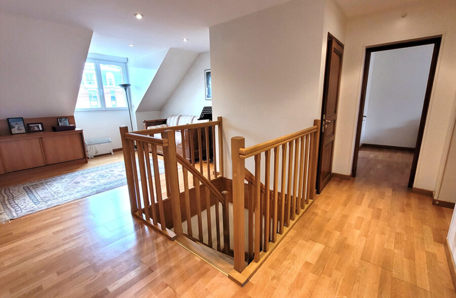 Maison Cambrai 10 pièce(s) 185 m2 <small> Sous compromis </small>