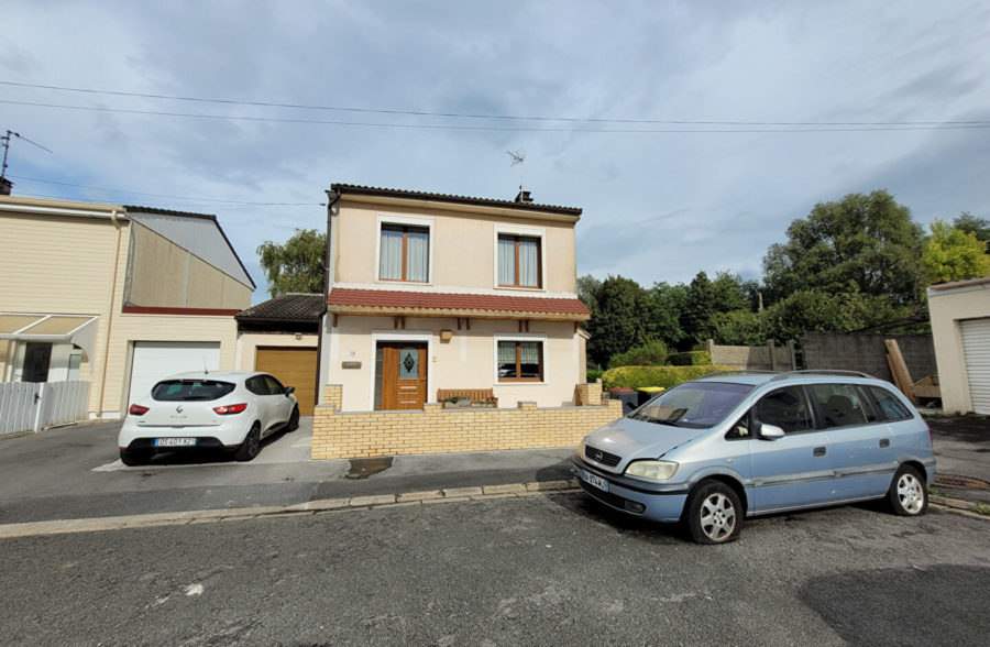 Maison Sallaumines 6 pièce(s) 98 M² , 4 chambres , jardin , garage.