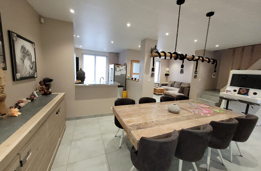 Charmante maison 4 Pièces Semi-mitoyenne + box/garage à Roubaix