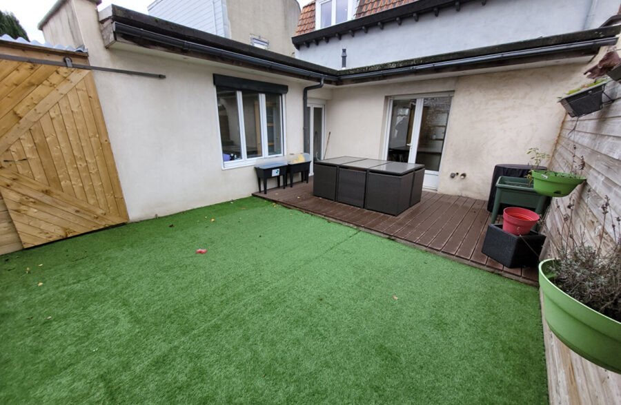 Charmante maison 4 Pièces Semi-mitoyenne + box/garage à Roubaix