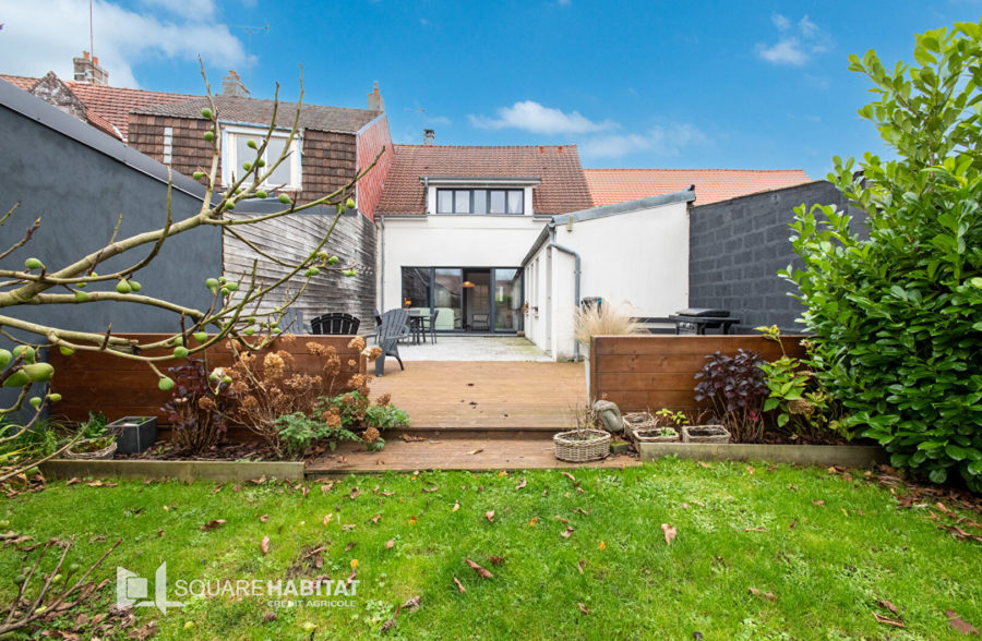 Maison avec terrasse et jardin