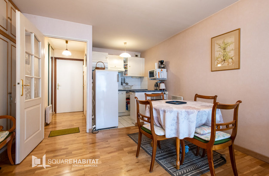 Appartement lumineux avec terrasse – Résidence sécurisée – Emplacement idéal