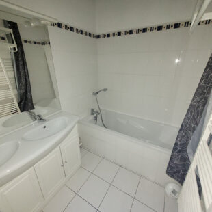 À Vendre ou possibilité leasing: Splendide Appartement T5 avec place de parking privé à Roubaix