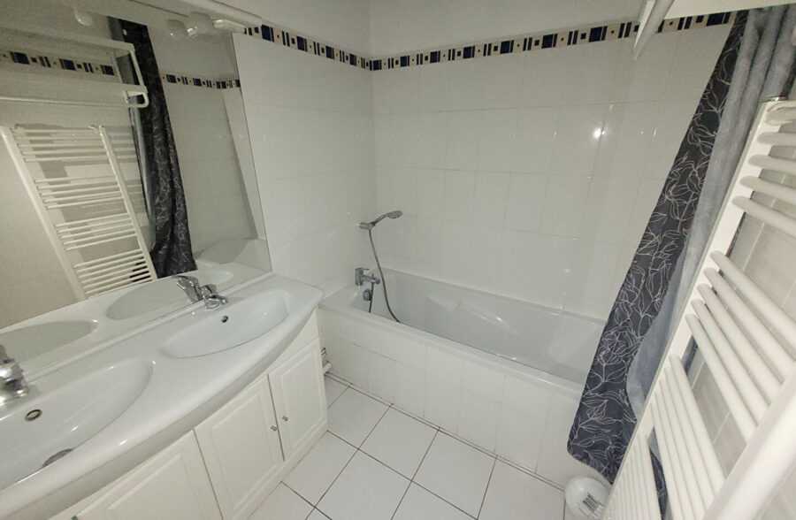 À Vendre ou possibilité leasing: Splendide Appartement T5 avec place de parking privé à Roubaix