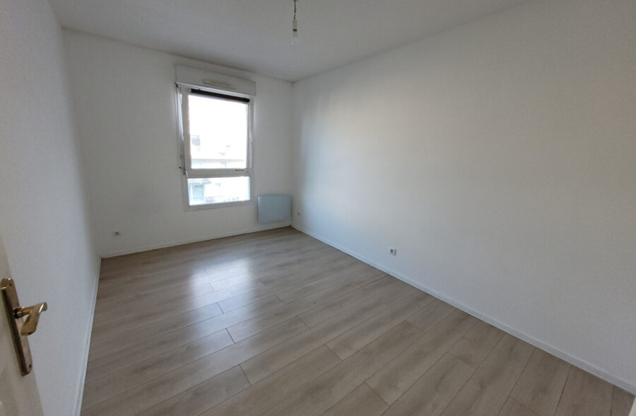À Vendre ou possibilité leasing: Splendide Appartement T5 avec place de parking privé à Roubaix