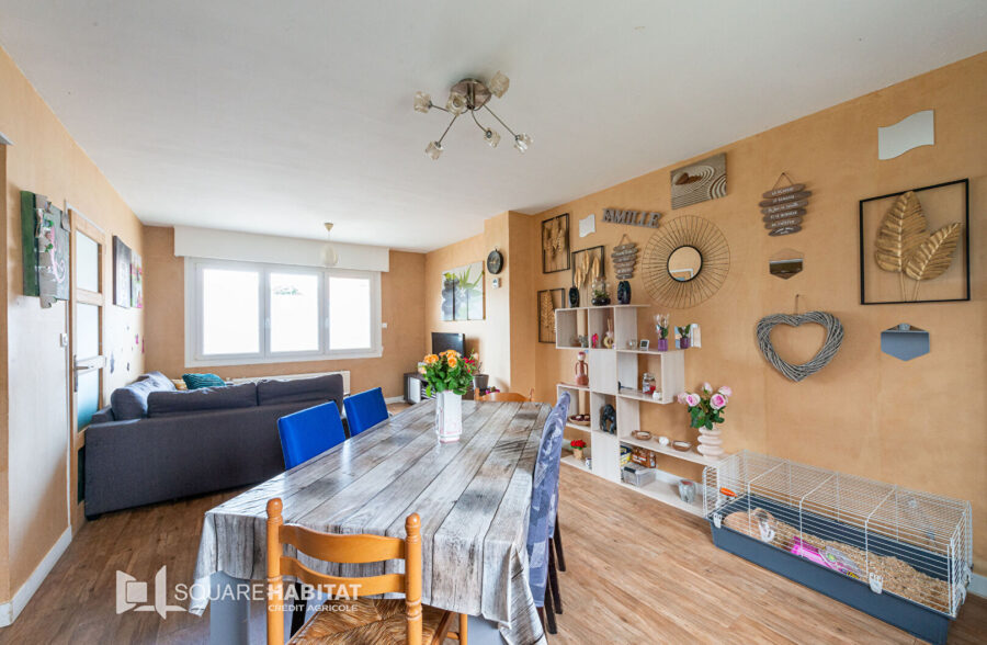 MAISON SEMI INDIVIDUELLE AVEC JARDIN ET GARAGE