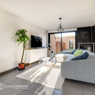 Maison  5 pièce(s) 100 m2  Sous compromis 