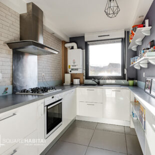Maison  5 pièce(s) 100 m2  Sous compromis 