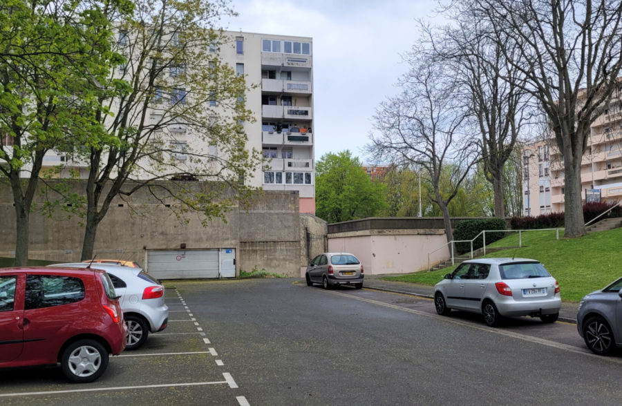 Parking / box Wattignies