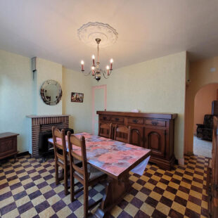 Maison semi individuelle, jardin, garage.  Sous offre 