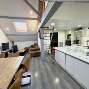Immeuble avec local commercial et logements en plein centre de Caudry