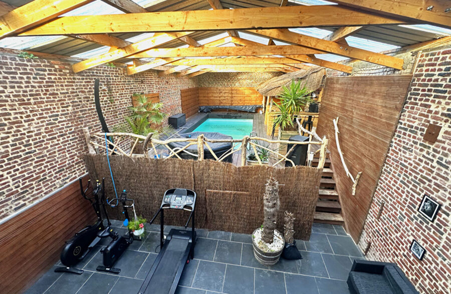 Loft d’exception de 300m² avec piscine et potentiel d’extension à Caudry