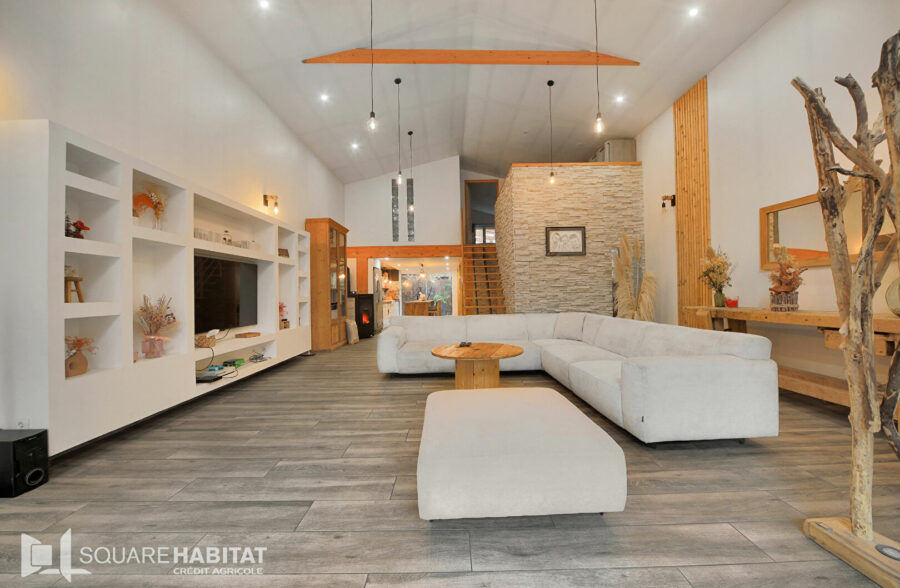 Loft d’exception de 300m² avec piscine et potentiel d’extension à Caudry