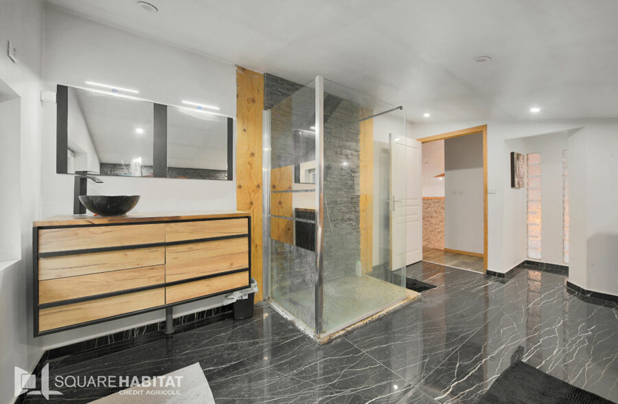 Loft d’exception de 300m² avec piscine et potentiel d’extension à Caudry