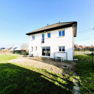 Maison Individuelle Contemporaine en semi plain pied 4 chambres et 2 salles de bain