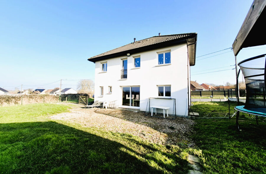 Maison Individuelle Contemporaine en semi plain pied 4 chambres et 2 salles de bain