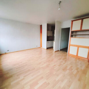 RONCHIN – STUDIO – PARKING – CENTRE VILLE  Sous compromis 