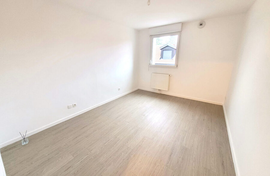 Appartement type II avec place de stationnement privée