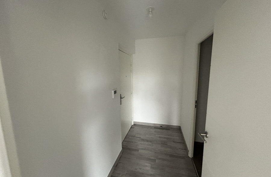 Appartement Valenciennes 2 pièce(s) 42.82 m2  Sous compromis 