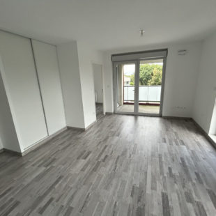 Appartement Valenciennes 2 pièce(s) 42.82 m2  Sous compromis 