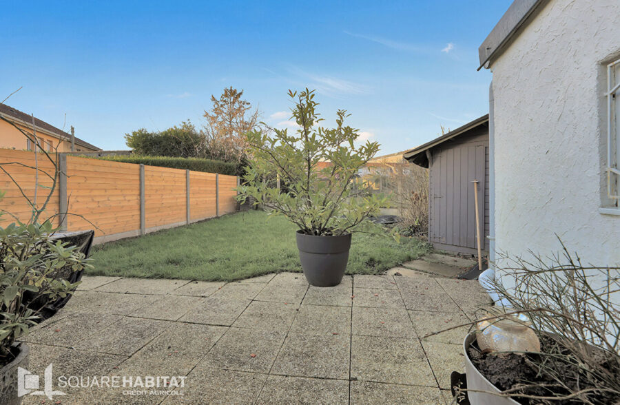 Plain pied semi-individuel avec jardin et garage