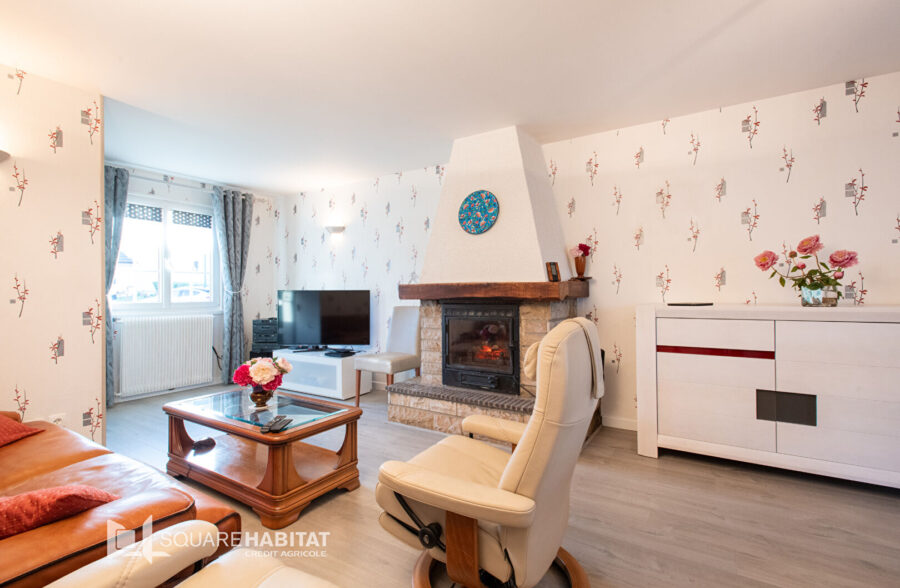 MAISON SEMI INDIVIDUELLE –  3 CHAMBRES – GARAGE – DEPENDANCES – JARDIN