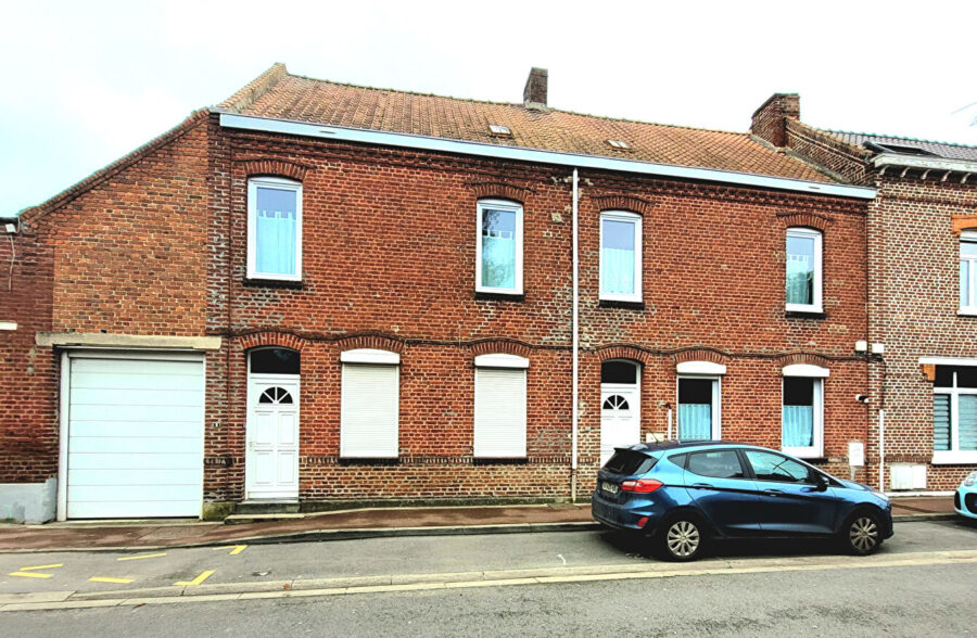 Deux maisons jumelles – Hangar – Grand jardin clos – centre village d’Illies