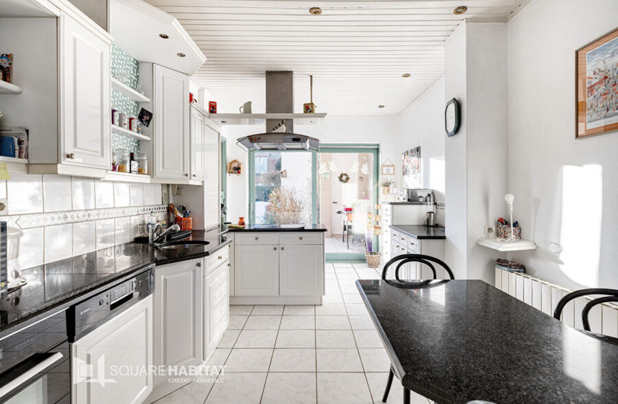 Maison Villeneuve D Ascq 7 pièce(s) 264 m2  Sous compromis 