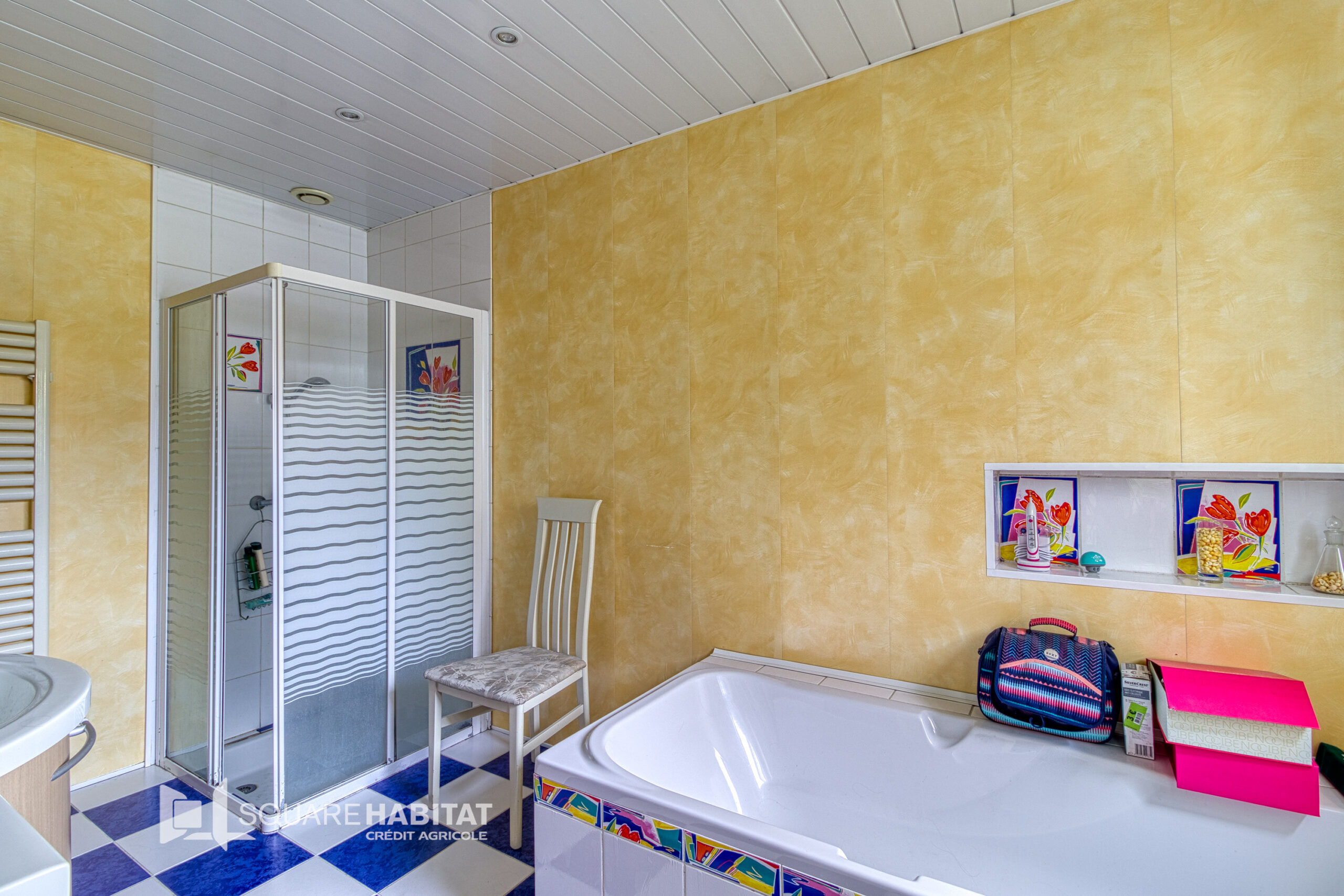 Maison atypique très spacieuse. <small> Sous compromis </small>