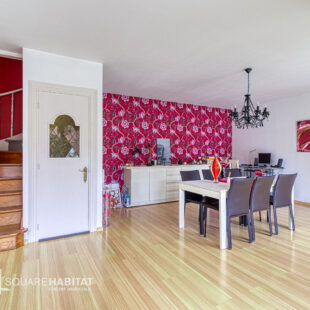 Maison atypique très spacieuse. <small> Sous compromis </small>