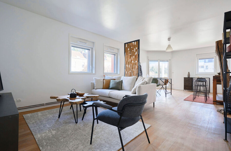 PROXIMITE TRAM BOTANIQUE T4 D’ENVIRON 105M² avec balcon et parking en sus