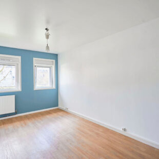 PROXIMITE TRAM BOTANIQUE T4 D’ENVIRON 105M² avec balcon et parking en sus