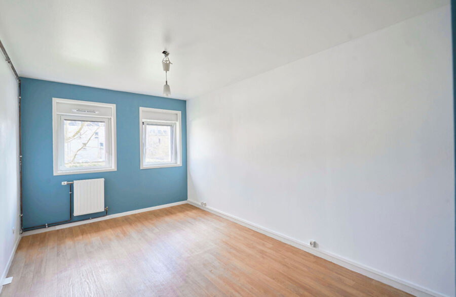 PROXIMITE TRAM BOTANIQUE T4 D’ENVIRON 105M² avec balcon et parking en sus