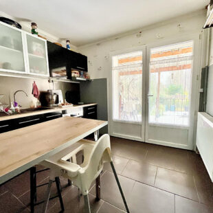 Maison entièrement rénovée – secteur jardin public