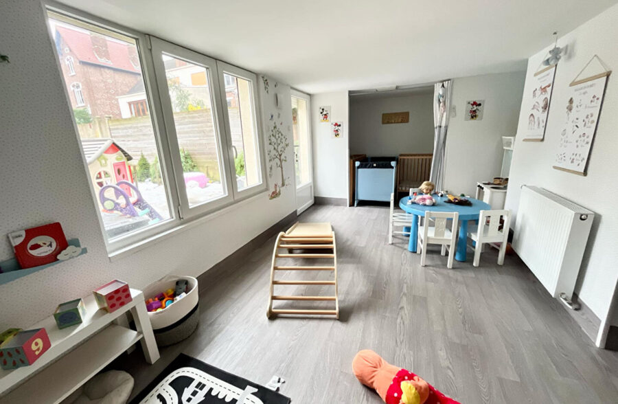 Maison entièrement rénovée – secteur jardin public