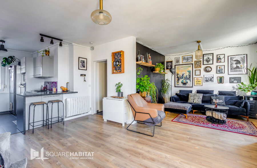 PROCHE TRAM SAINT MAUR TYPE 3 DERNIER ETAGE AVEC BALCON ET CAVE