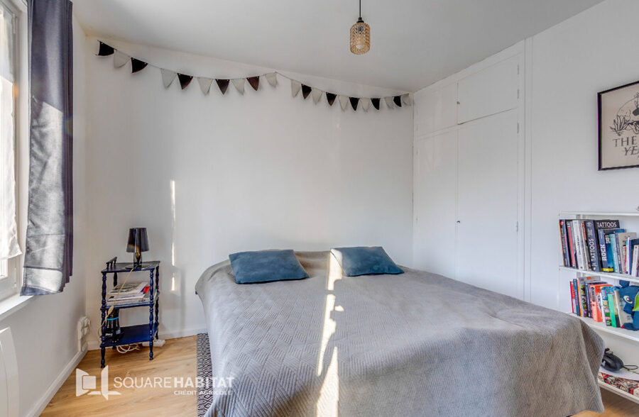 PROCHE TRAM SAINT MAUR TYPE 3 DERNIER ETAGE AVEC BALCON ET CAVE