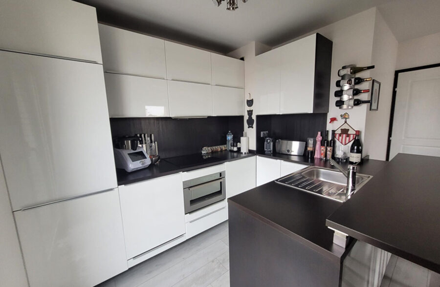 Croix, appartement T2 de 42 m², balcon et parking