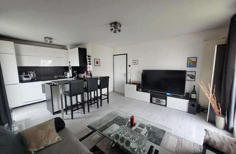 Croix, appartement T2 de 42 m², balcon et parking