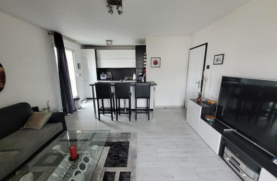 Croix, appartement 42 m², balcon et place de parking