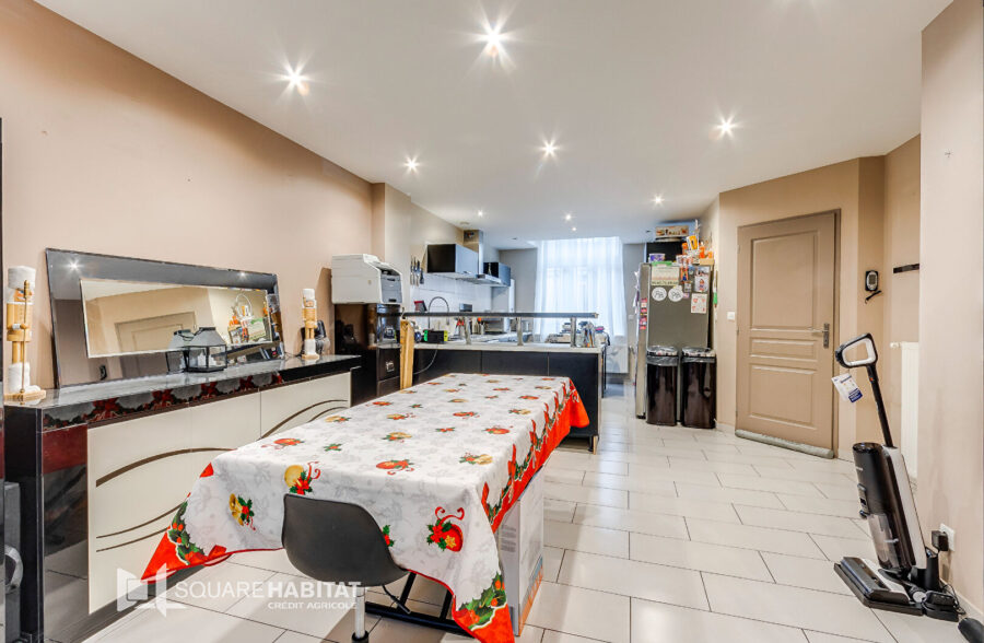 Maison  5 pièces 136 m2  Sous offre 