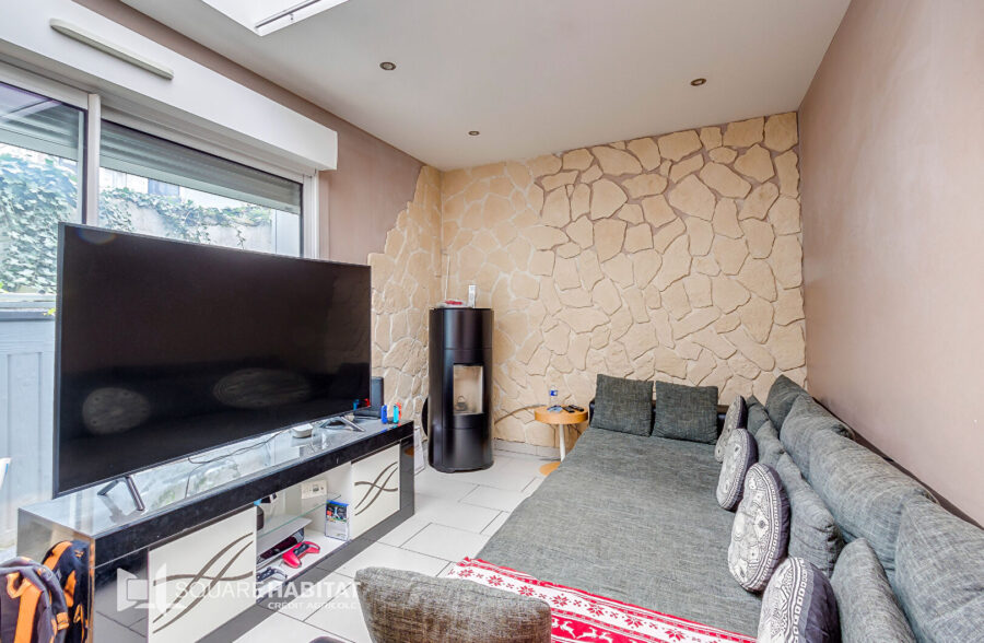Maison  5 pièces 136 m2  Sous offre 