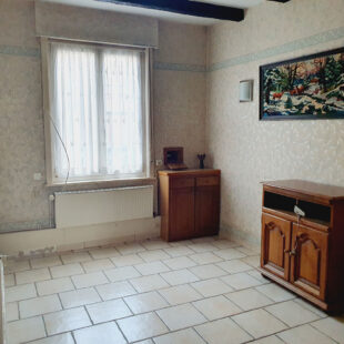 Maison 1930 à rénover trois chambres possibilité 4 avec jardin de ville, quartier du Virolois.