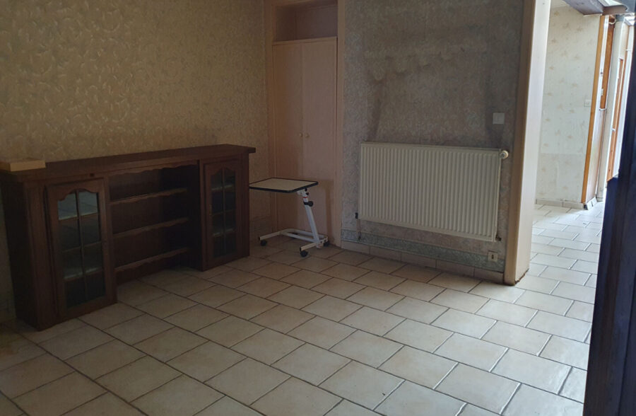 Maison 1930 à rénover trois chambres possibilité 4 avec jardin de ville, quartier du Virolois.