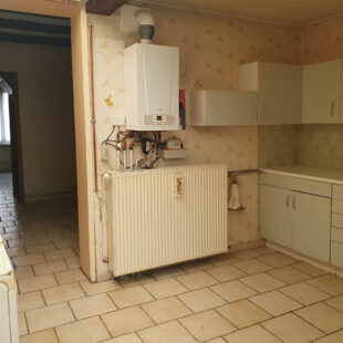 Maison 1930 à rénover trois chambres possibilité 4 avec jardin de ville, quartier du Virolois.