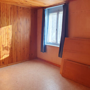 Maison 1930 à rénover trois chambres possibilité 4 avec jardin de ville, quartier du Virolois.