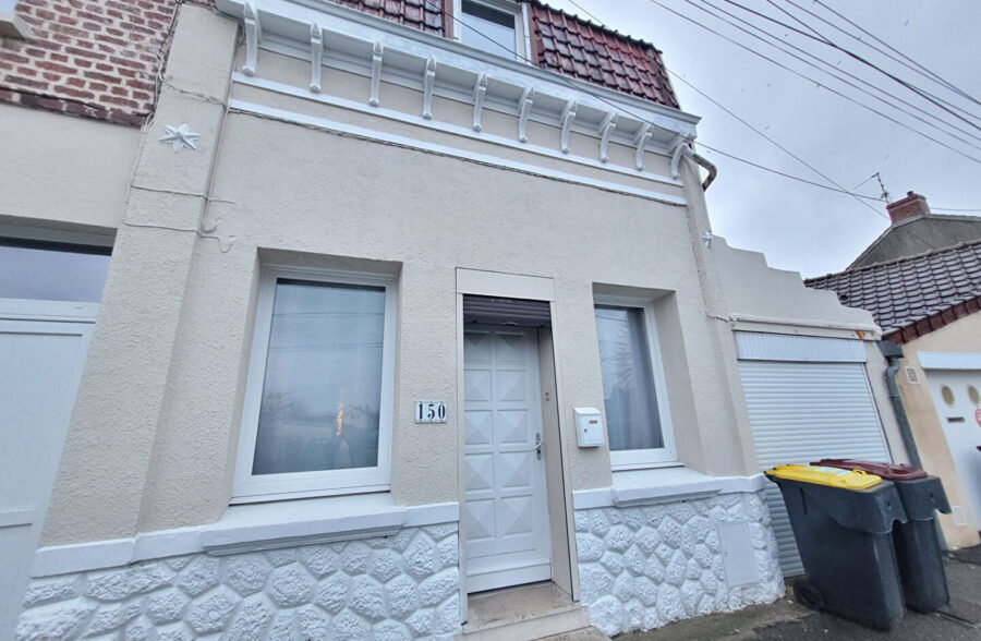 Maison semi individuelle rénovée 3 Chambres  Sous compromis 