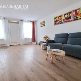 Maison semi individuelle rénovée 3 Chambres  Sous compromis 