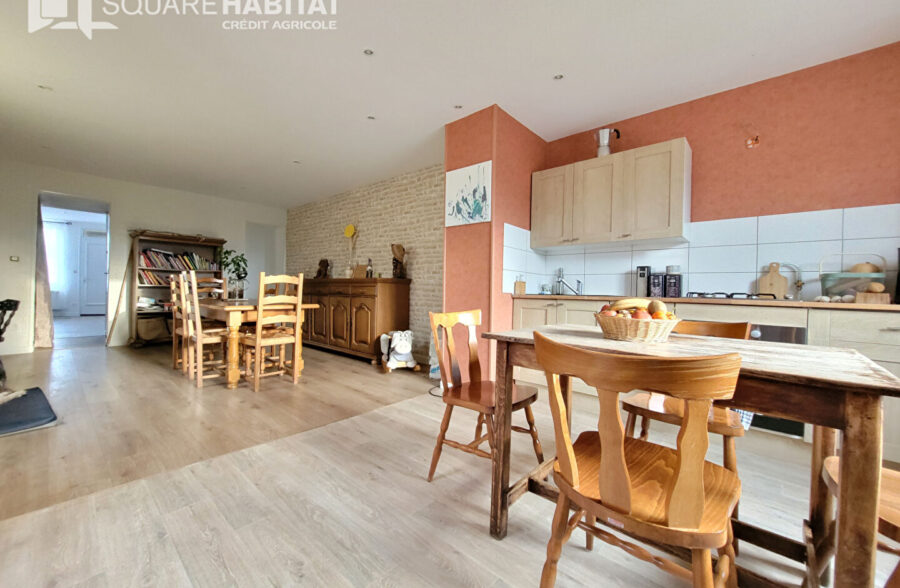 Maison semi individuelle rénovée 3 Chambres  Sous compromis 
